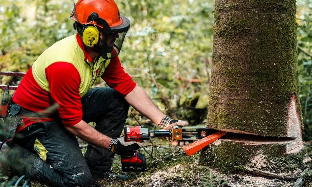 Korrekte 90 Grad Positionierung des mechanischen Fällkeils